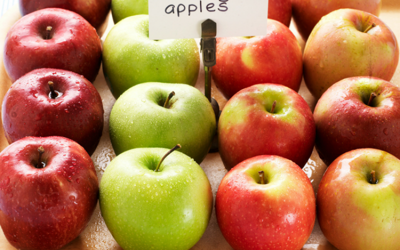 8 Crunchy Australian  Grown Apples - Sydney Makets