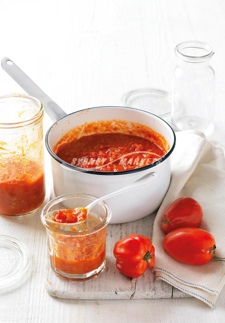 Home-made tomato sauce