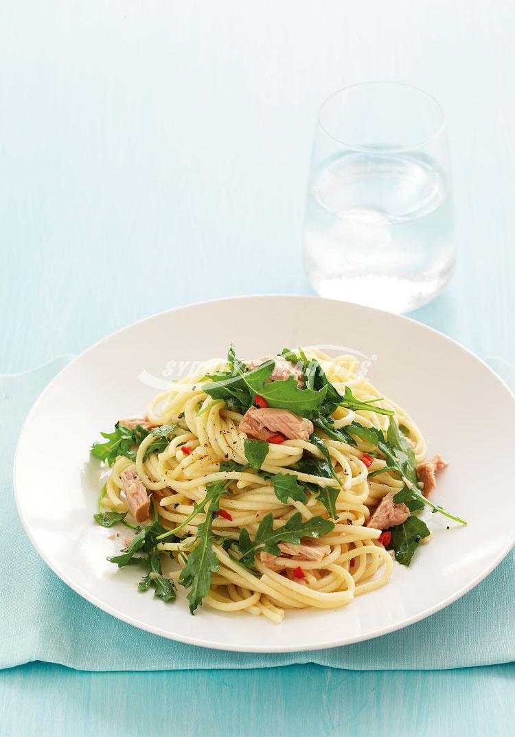 Spaghetti with rocket, lemon, tuna & chilli